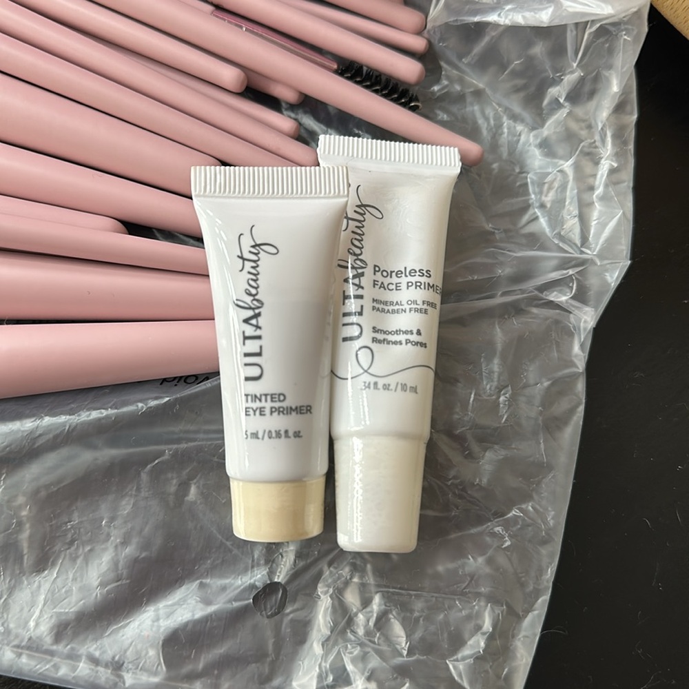 Random makeup bundle - Picture 4 of 6